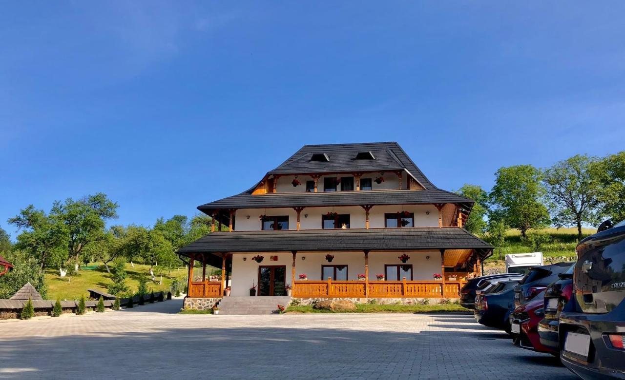 Pensiunea Roca Maramures Desesti Luaran gambar